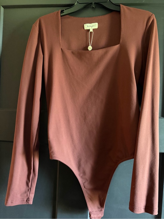 Tops - Long-Sleeve Square Neck Bodysuit in Rust